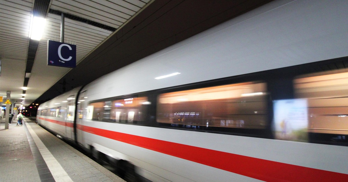 Obywatel Polski podróżował do Niemiec z ogromną maczetą. Była cała czerwona