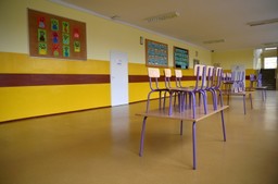 Samorządowcy o sytuacji w oświacie: Rząd już przegrał, a teraz zaprasza do pseudookrągłego stołu