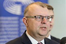 Ujazdowski: Podnieśmy z ziemi skarb w postaci dobra RP, opublikujmy orzeczenie TK i napiszmy nową ustawę