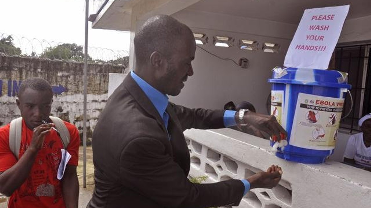 499475_ebola-pranje-ruku-ap