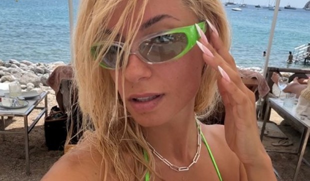 Sara Jo, objava