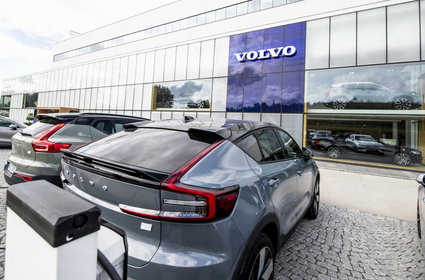 Akcje Volvo spadają o 14 proc. do rekordowo niskiego poziomu