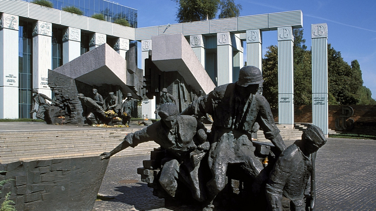 140 osób weźmie udział w inscenizacji historycznej "Stare Miasto 1944". Widowisko będzie można oglądać w niedzielę na Placu Krasińskich w Warszawie.