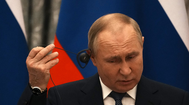 Putyin megint valami riasztó dolgot csinál / Fotó: MTI/Pool AP/Thibault Camus