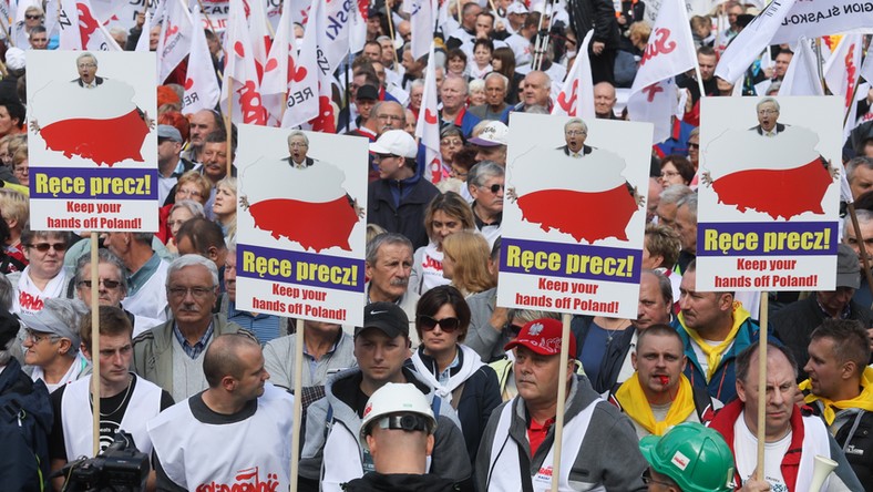 [Obrazek: N9DktkqTURBXy83OTU5OTUyZTQ2ODgzNDE1OWM5N...wXNAxTNAbw]