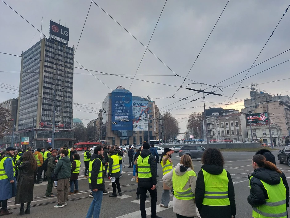 Protest zbog incidenta u Ruzveltovoj, kružni tok na Slaviji