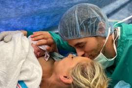 ANA KURNJIKOVA I ENRIKE IGLESIJAS POKAZALI SINA i svi su u čudu koliko je DEČAK PORASTAO: Slavna teniserka  prvi put u javnosti nakon što se pojavila u INVALIDSKIM KOLICIMA