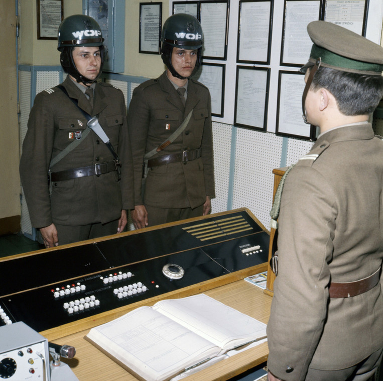 Żołnierze Wojsk Ochrony Pogranicza na zachodniej granicy Polski, lata 70. XX w.