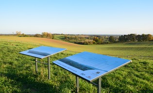 Wiszniak, punkt widokowy z panoramą i ogniskiem 