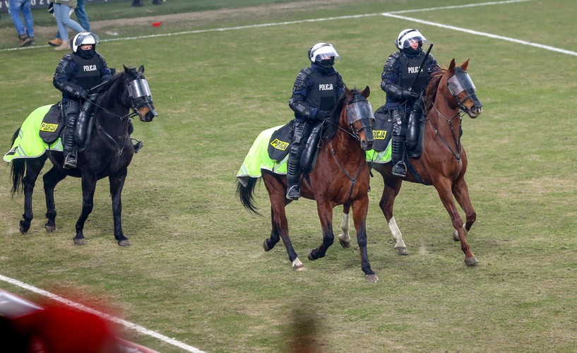 Kibice przerwali mecz Piast - Górnik