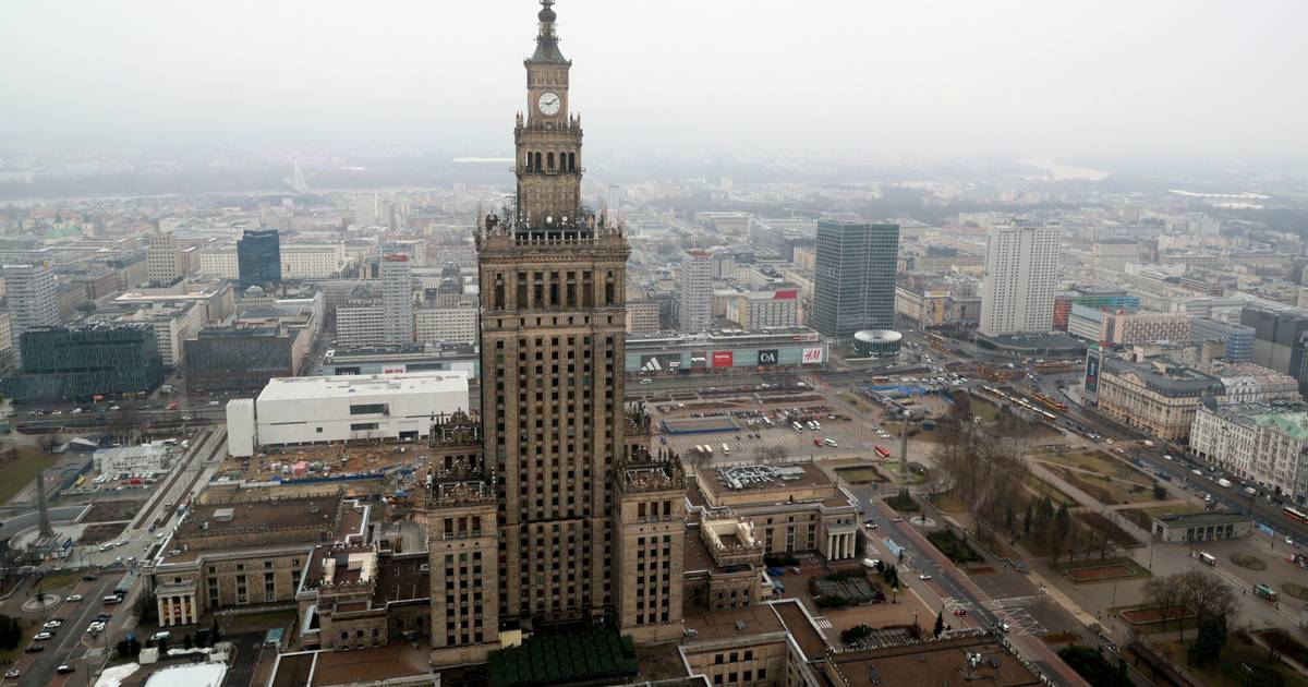 Historia Pałacu Kultury i Nauki. Wzorowano go na wieżowcach amerykańskich