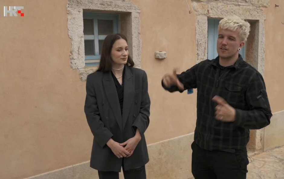 Baby Lasagna gradi kuću sa izabranicom