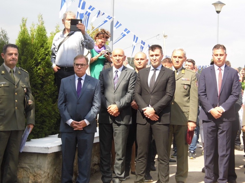 Ministar Zoran Đorđević sa gradonačelnikom Pirota i članovima delegacija