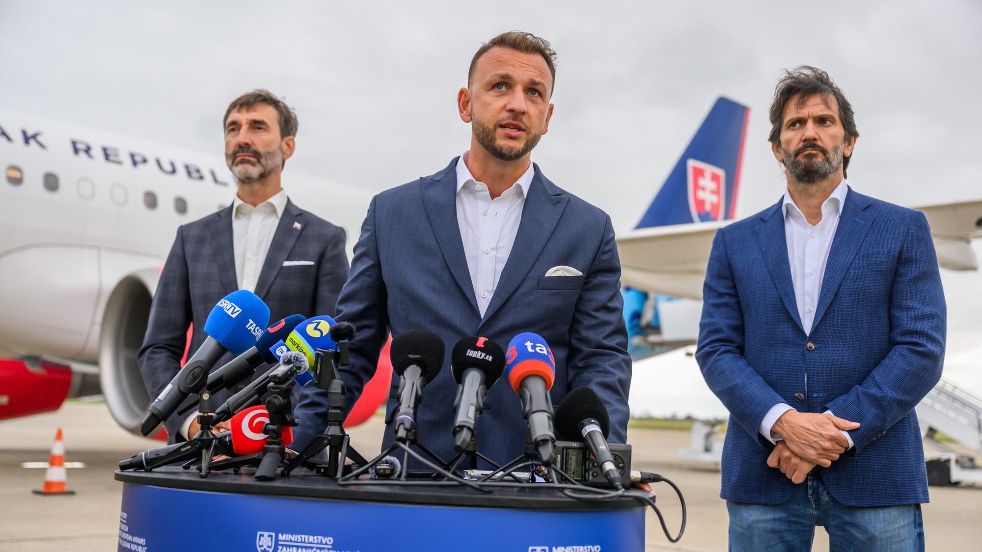 Z Blízkeho východu prileteli prví evakuovaní občania SR spolu s občanmi ďalších krajín.