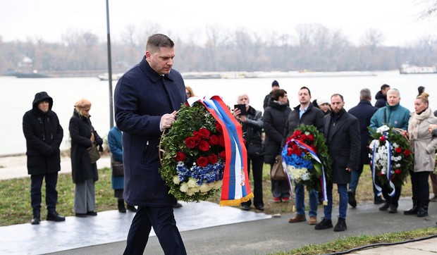 Nikola Nikodijević položio je venac na spomenik "Menora u plamenu” na Dunavskom keju