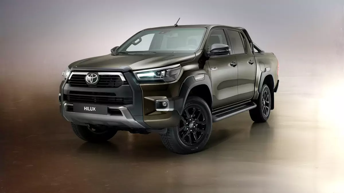 Toyota Hilux. Sprzedaż ruszy w Polsce w styczniu 2021 r. W salonach auto pojawi się pod koniec roku. W Rosji za to już za miesiąc. 