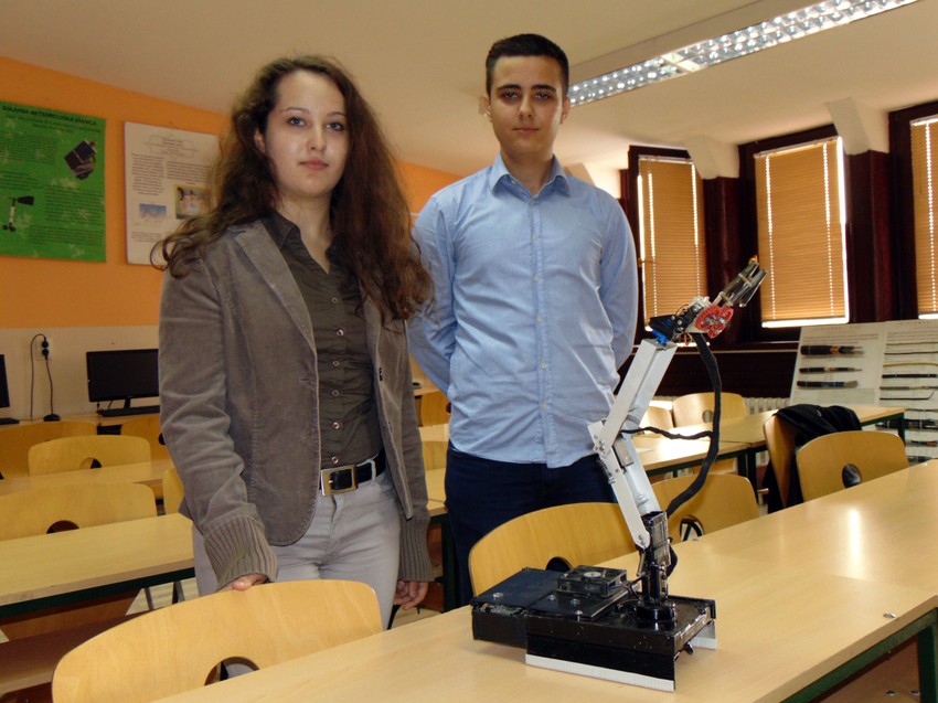 Veljko i Aleksandra Aleksić kažu da se robot momže primenjivati u raznim industrijama