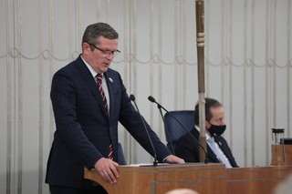 52 senatorów: Krytycznie oceniamy głosy o możliwym opuszczeniu przez Polskę UE