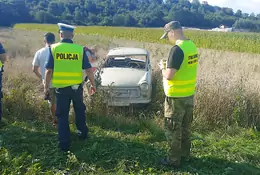 Rodzina dachowała wiekowym Trabantem. Wypadek powinien skończyć się tragedią