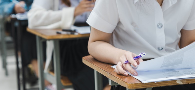 Matura 2025 – język angielski. Jak napisać e-mail, list i wpis na bloga? Przykłady i przydatne zwroty