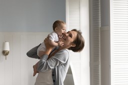 1050 zł na dziecko zamiast 800 plus. niemcy wypłacają pieniądze polskim rodzinom