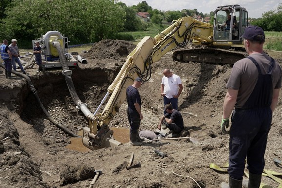 (FOTO) MESTO HAVARIJE ZBOG ČEGA POLA ZAPADNE SRBIJE NEMA VODU! Direktor JKP "Rzav" otkrio razlog: "Ovo je treći put za 20 godina"