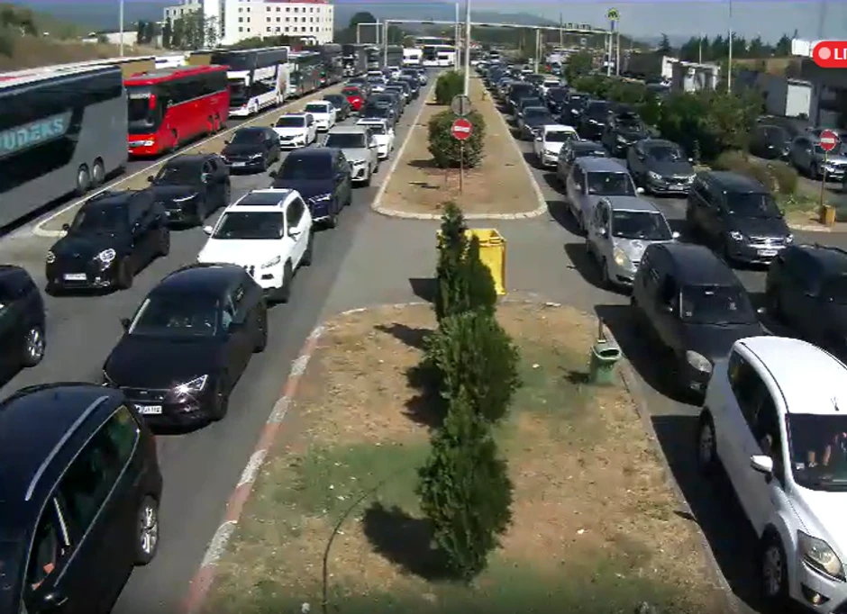 Na graničnom prelazu Evzoni gužve postaju sve veće