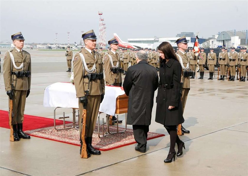 Maria Kaczyńska, śmierć, przylot, trumna, ceremonia, wystawienie, katastrofa, samolot, Smoleńsk