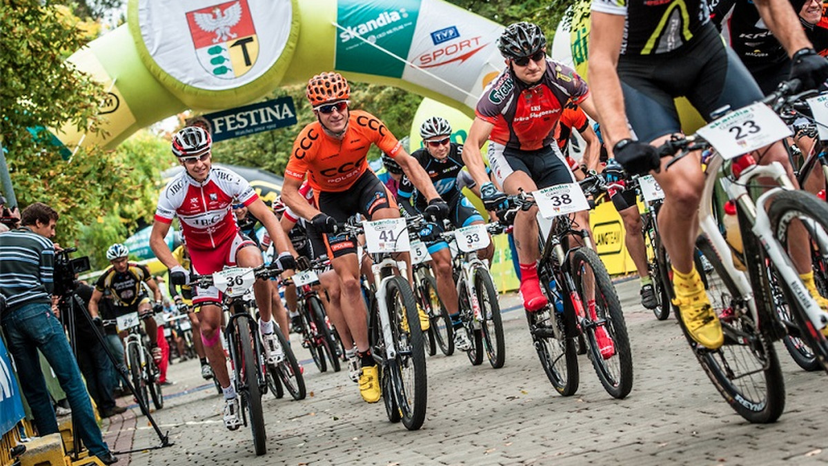 Kolarskie zmagania w Kwidzynie były ostatnimi w tym roku, jakie zostały rozegrane w ramach Skandia Maraton Lang Team. Zwycięstwo w klasyfikacji generalnej Pucharu Polski w maratonie MTB przypieczętował Mariusz Kowal z grupy JBG-2. W zawodach wzięła też udział brązowa medalistka z Ponferrady – Agnieszka Skalniak. Jej siostra, Anna, w klasyfikacji generalnej kobiet uplasowała się na drugim miejscu.