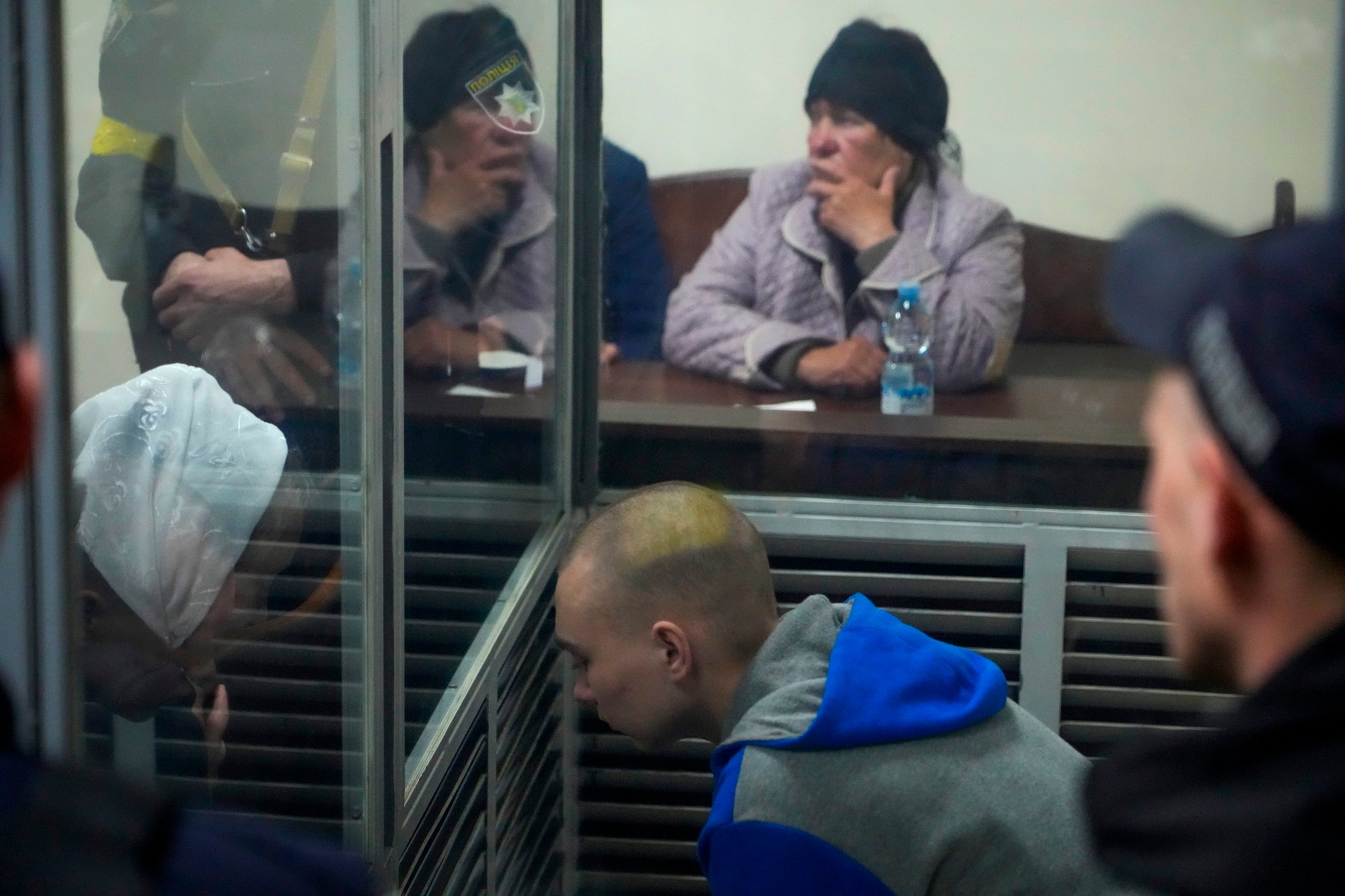 Ruský vojak Vadim Šišimarin počas súdneho procesu v Kyjeve. 