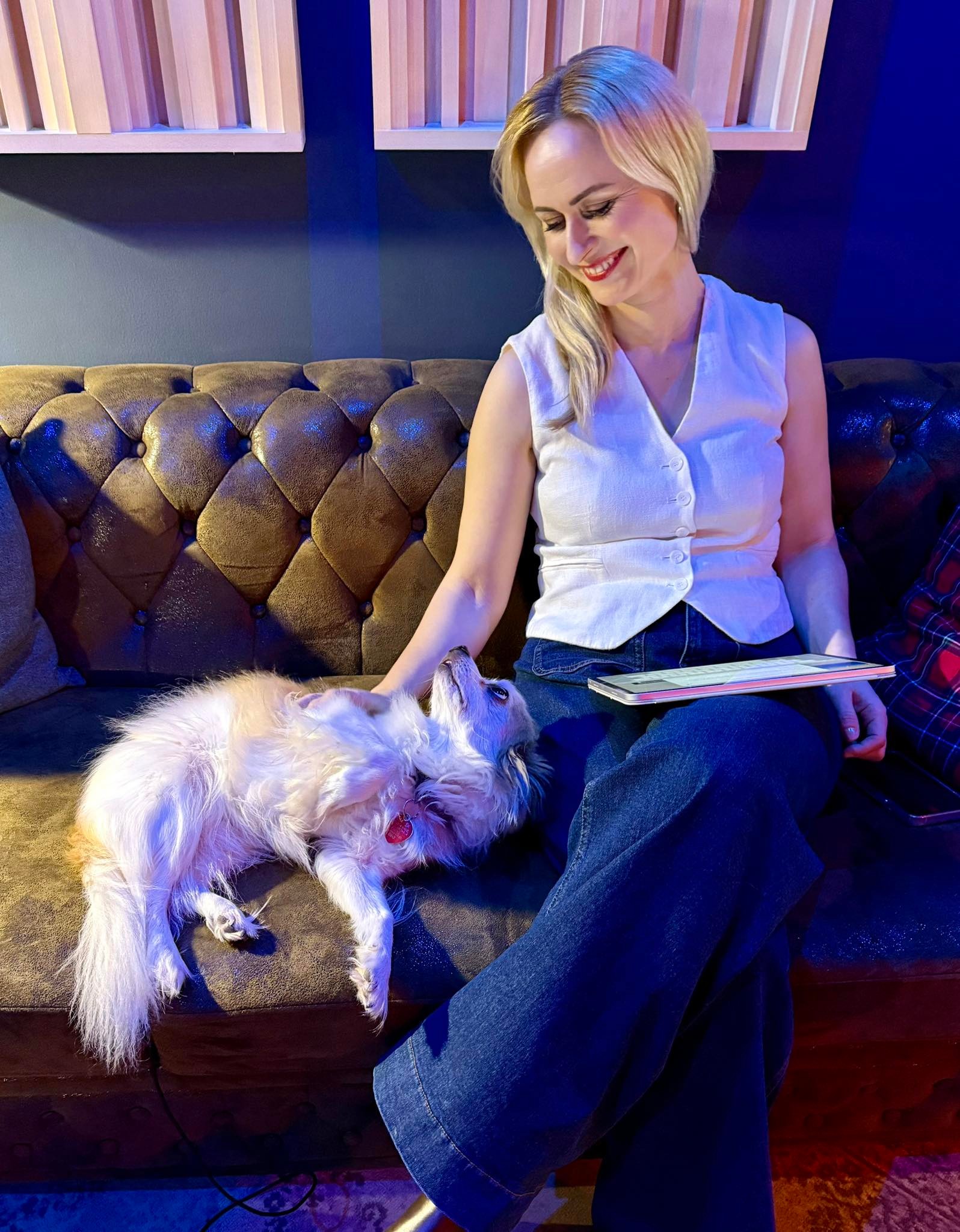 Slovenská speváčka a skladateľka Janais.