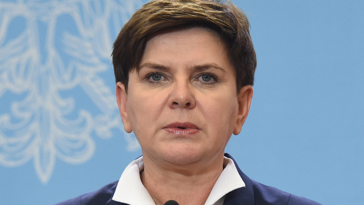 Premier Beata Szydło i ministrowie jej rządu spotkali się z parlamentarzystami PiS na wyjazdowym posiedzeniu klubu. Premier mówiła m.in. o założeniach i planach rządu na najbliższe miesiące. Jarosław Kaczyński nie przysłuchiwał się wystąpieniu premier. Posiedzenie wyjazdowe klubu PiS już oficjalnie się zakończyło.