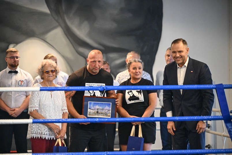 Prezydent Karol Nawrocki kilka dni po zaprzysiężeniu wszedł do ringu [FOTO]