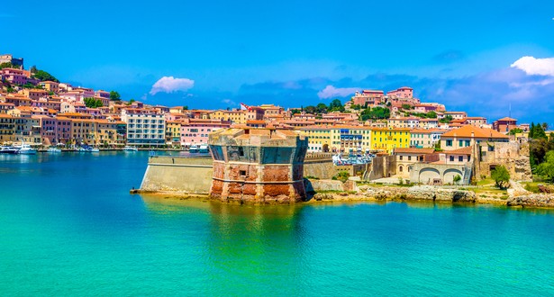 Portoferraio - największe miasto i port na wyspie Elba. Toskania, Włochy.