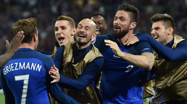 Griezmann góljának örülnek a franciák /Fotó: AFP