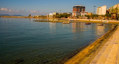 Polacy przerażeni plażą w popularnym kurorcie. "Walające się śmieci, pływające szczątki"