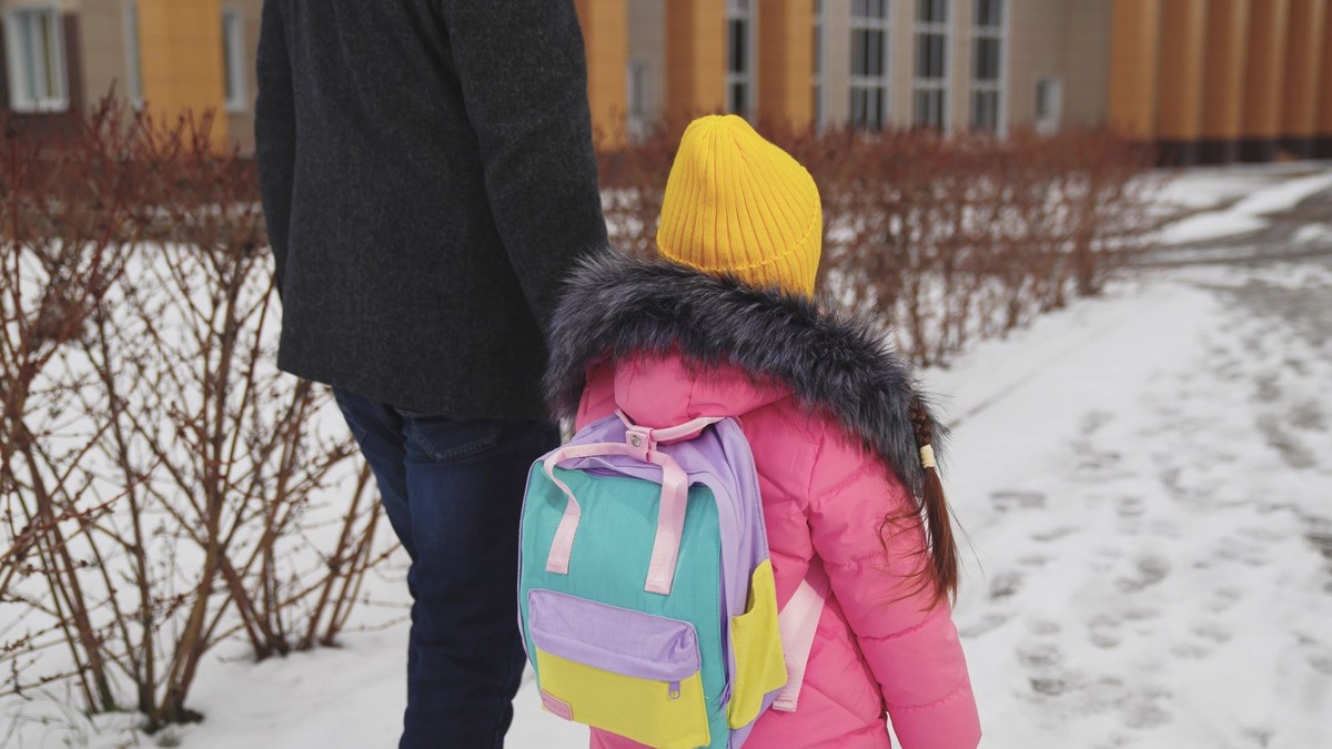 Szkoły zawieszają zajęcia z powodu śniegu