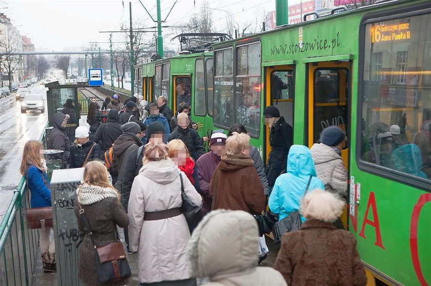 Zabrali nam tramwaje i jeździmy w tłoku