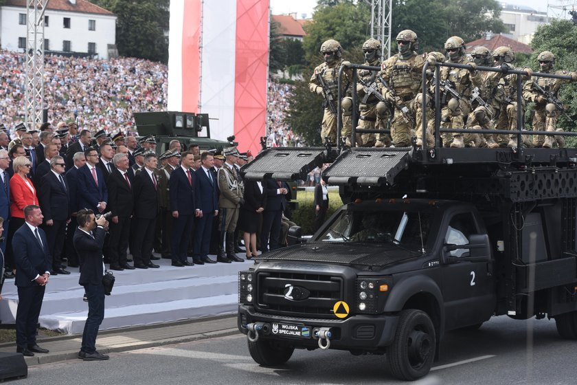 Wielka defilada z okazji Święta Wojska Polskiego w Warszawie