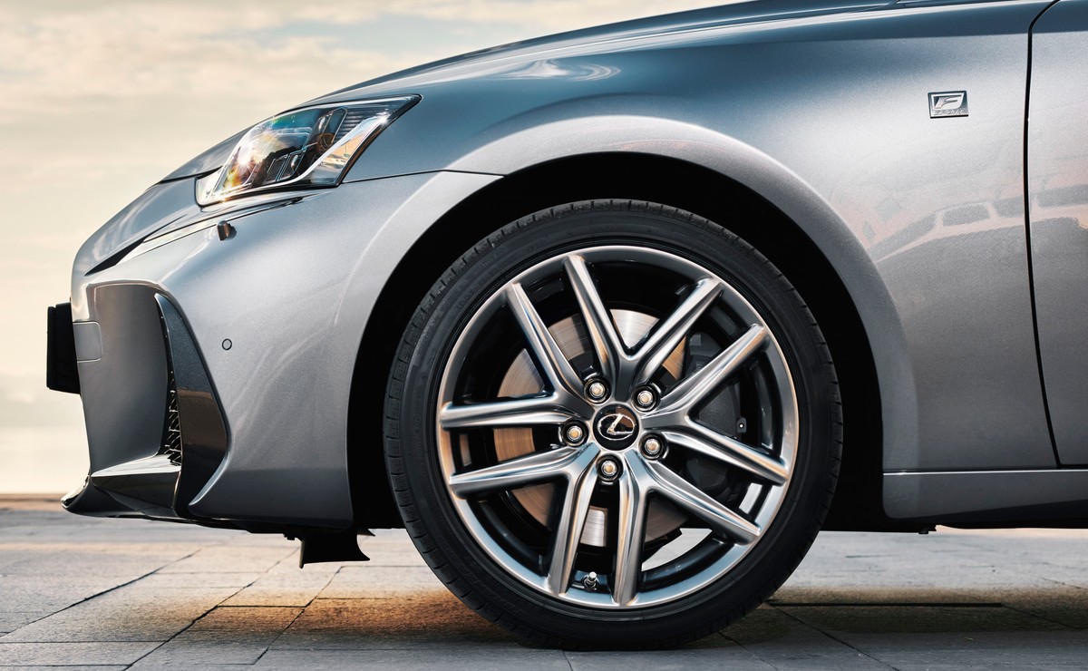 Lexus IS wytrzyma ponad 400 tys. km przebiegu