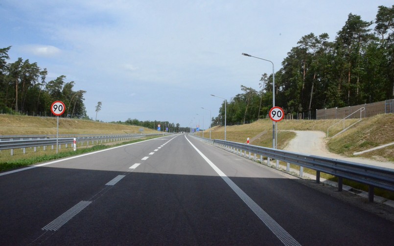 Jest projekt przedłużenia ważnej drogi ekspresowej w województwie łódzkim. To kluczowy odcinek