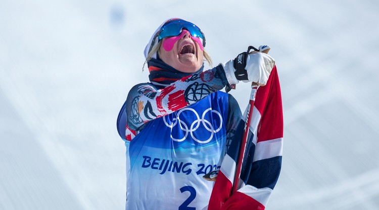 Therese Johaug nyerte a női 30 kilométeres szabadstílusú sífutásban Norvégia 16. aranyérmét Pekingben