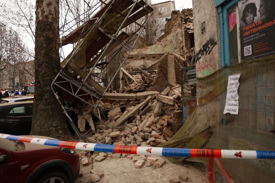 Srušila se građevinska skela 