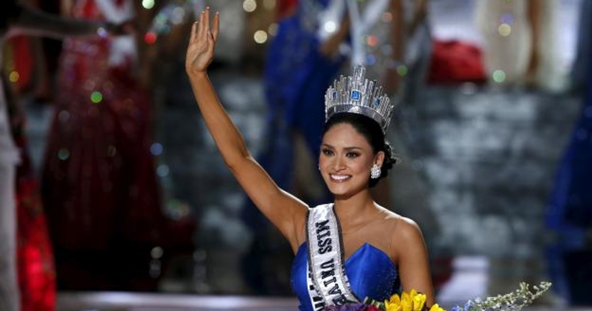 Miss Universe host announces wrong winner before Miss Philippines