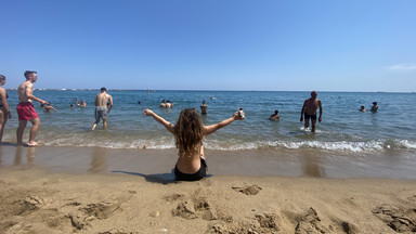 W Hiszpanii możesz zjeść frytki, iść na plażę i nie wciągać brzucha. Nikt cię nie oceni