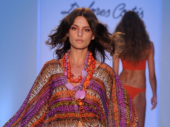 Makijaż na plażę: propozycje na sezon wiosna-lato 2012 z pokazów Mercedes Benz Fashion Swim Week