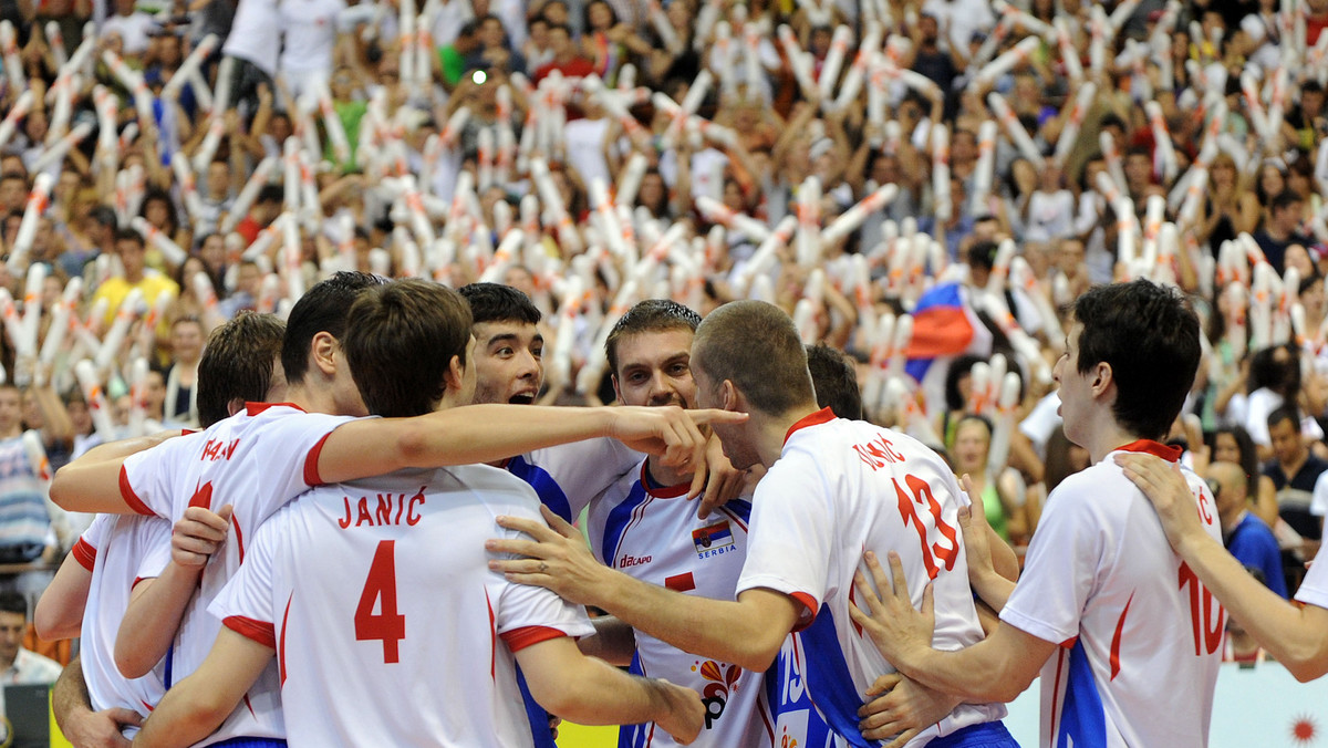 Reprezentacja Serbii po raz trzeci w tegorocznej edycji Ligi Światowej pokonała reprezentację Francji. Podczas piątego weekendu fazy grupowej w Nowym Sadzie podopieczni Igora Kolakovicia wygrali 3:1 (16:25, 25:20, 25:23, 25:23).
