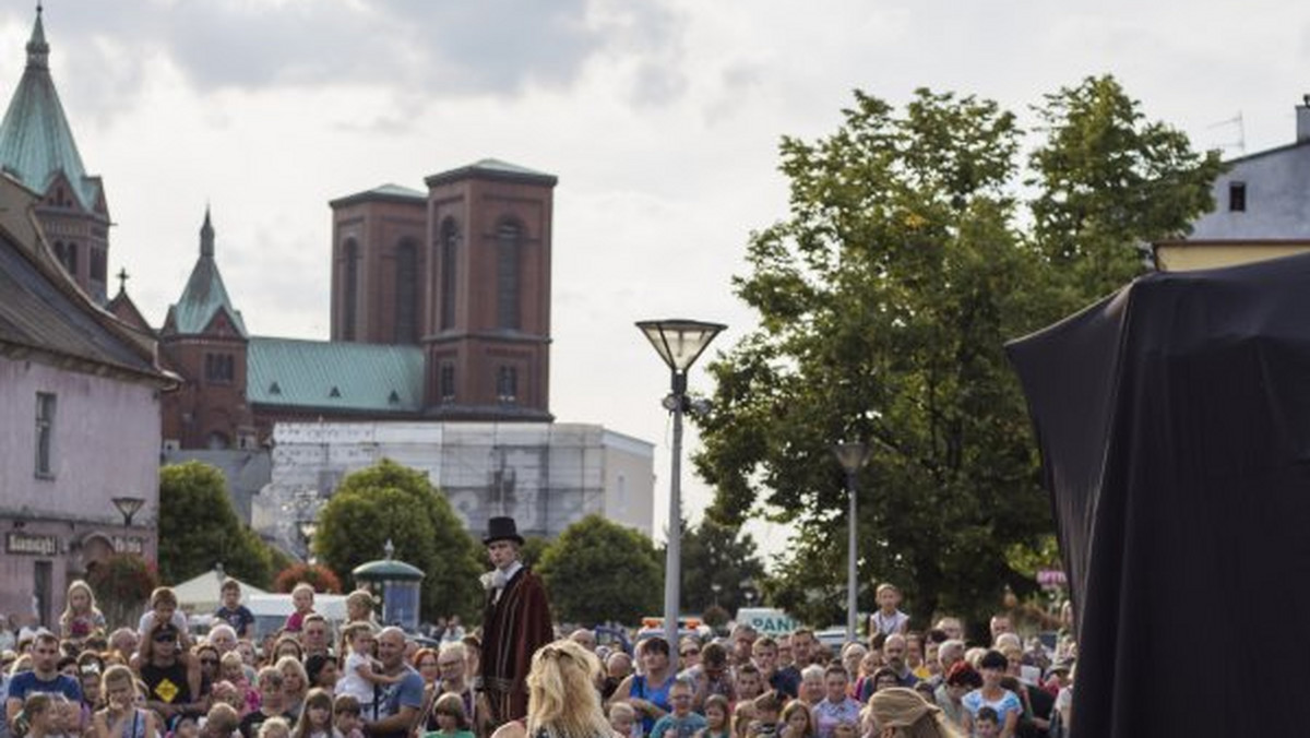 Odsłonięcie rzeźby Katarzyny Włodyczkowej (1)