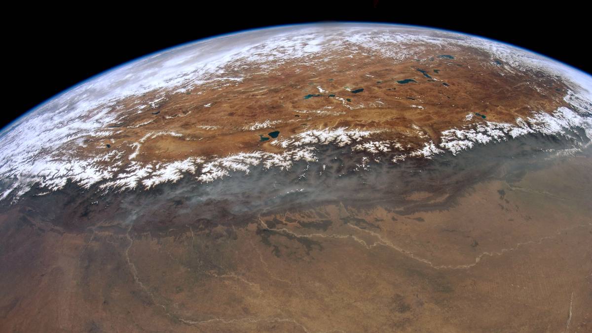  Himalaje — zdjęcie wykonane przez astronautów z Międzynarodowej Stacji Kosmicznej