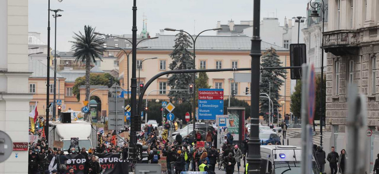 Marsze solidarności z uchodźcami w Warszawie i Krakowie. "Było bezpiecznie"